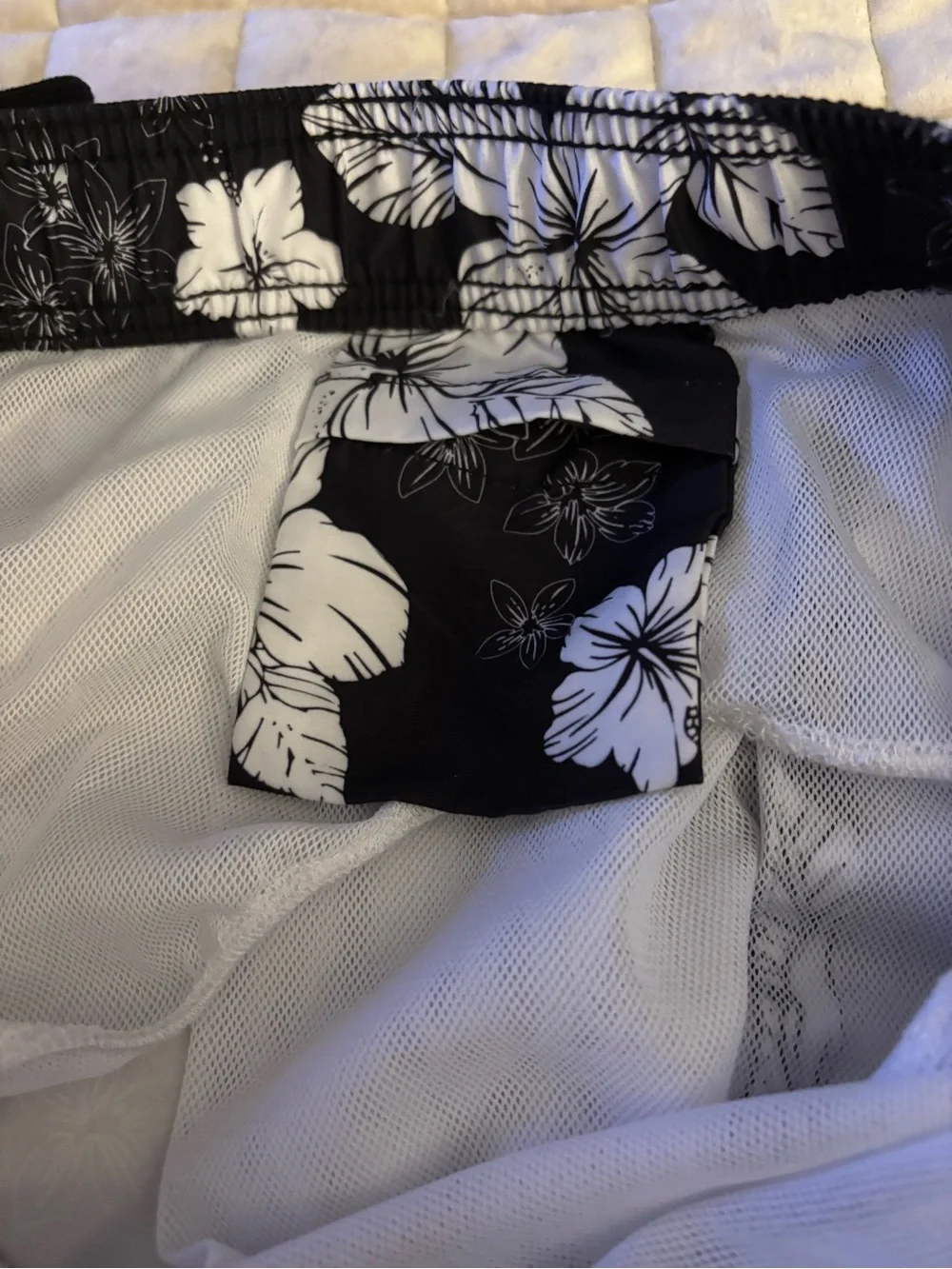 Amazon Essentials Swim Board Shorts  Men’s Size XL Black & White Floral Print